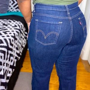 Levi’s slimming bootcut